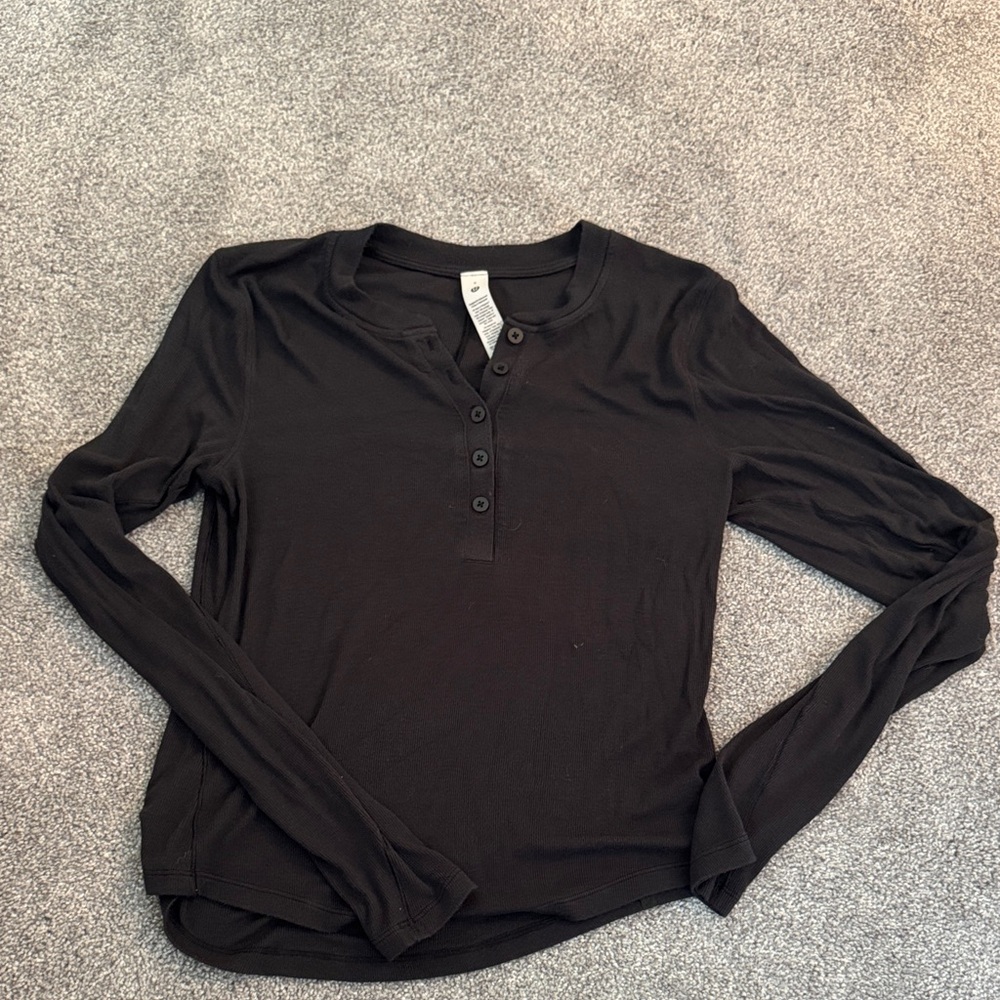 lululemon athletica Charcoal Long Sleeve Henley Top